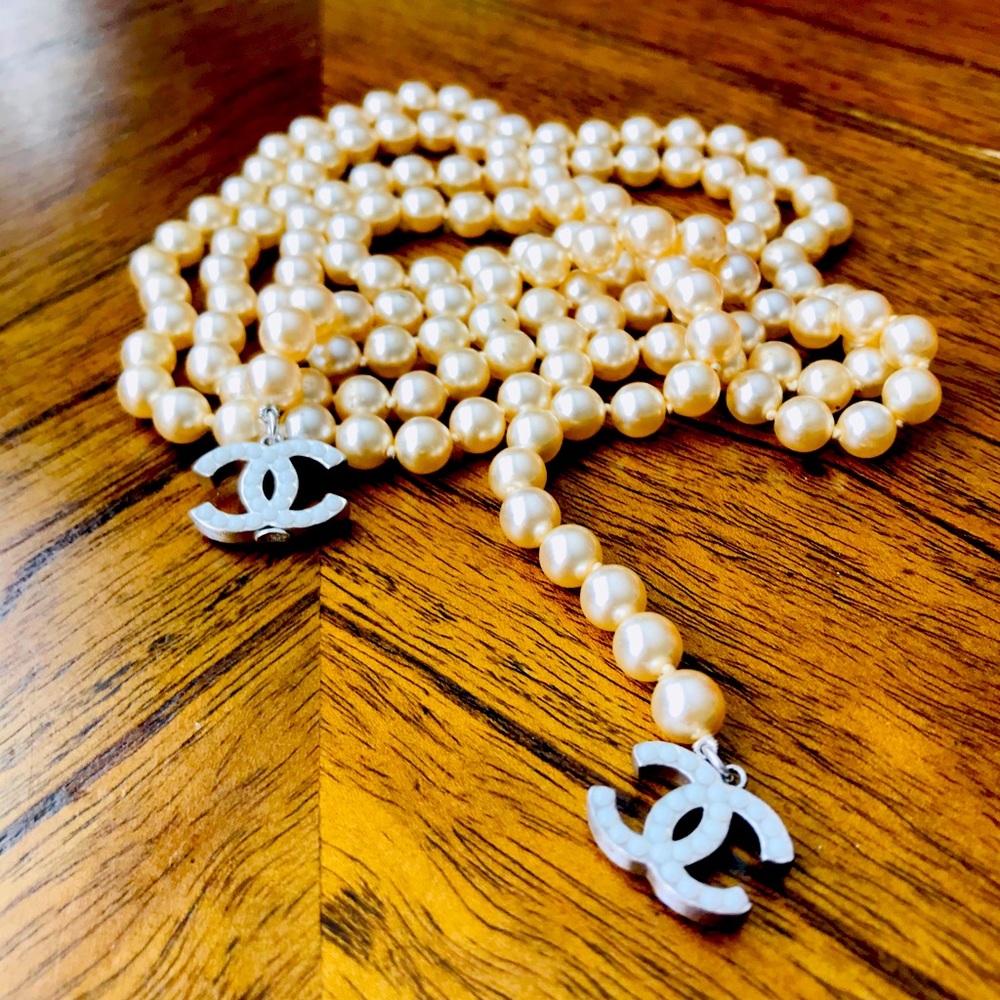 Chanel Faux Pearl Logo Necklace - Picture 10 of 11